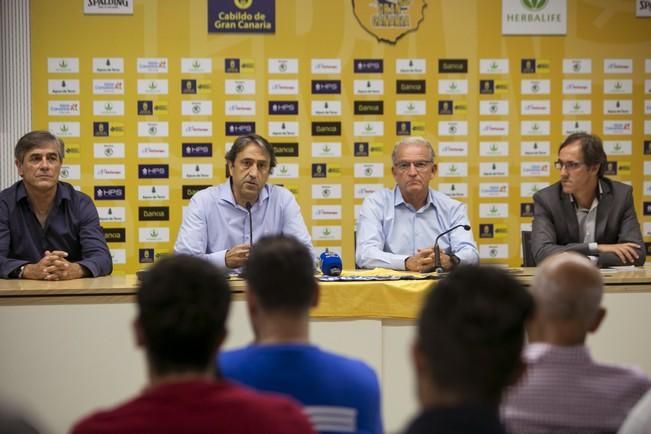 PRESENTADO LUIS CASIMIRO COMO NUEVO ENTRENADOR ...