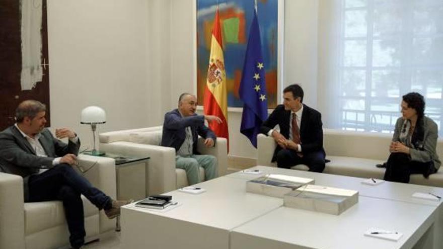 Reunión de sindicatos y patronal con P. Sánchez, ayer.