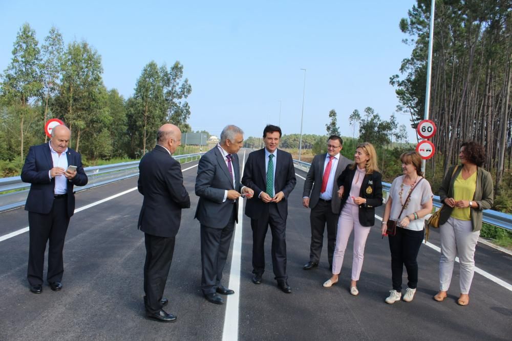 Nuevo ramal de la Autovía del Cantábrico con el polígono de Barres, en Castropol