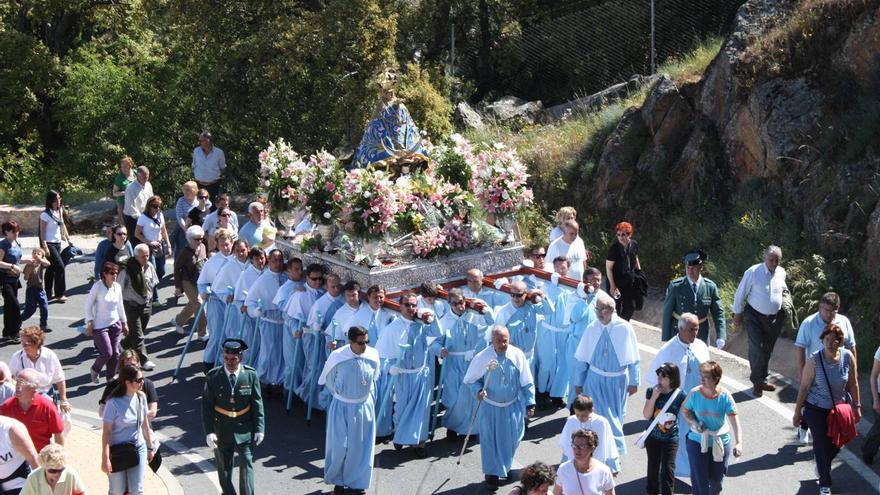 Virgen de la Montaña, madre de Cáceres