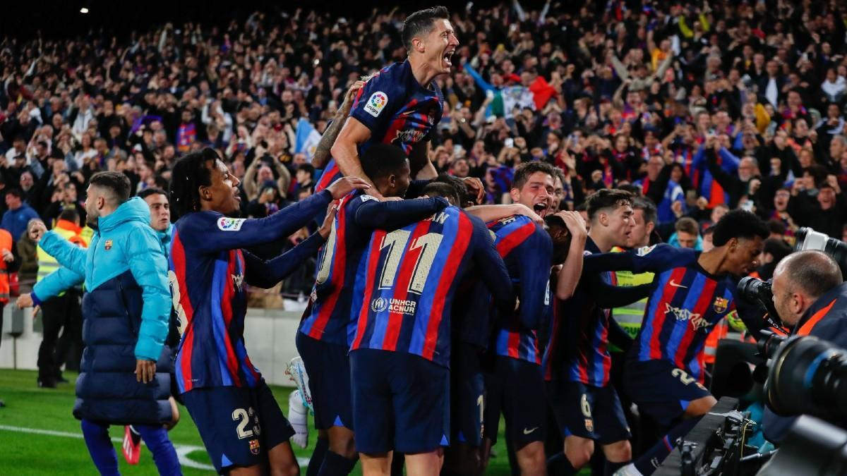 Resumen, goles y highlights del FC Barcelona 2 - 1 Real Madrid de la jornada 26 de LaLiga Santander