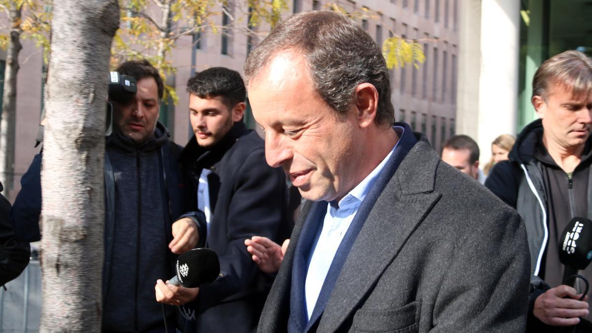 L&#039;expresident del Barça Sandro Rosell sortint de la Ciutat de la Justícia