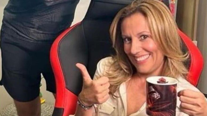 THEGREFG TENERIFE ROSA DÁVILA |  Rosa Dávila’s enigmatic message with one of the most followed people in the world