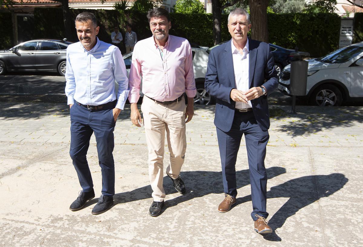 Sánchez Butrón, Barcala y Climent en una reunión sobre la crisis de Fundesem.