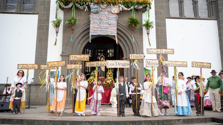 La Villa de Moya se viste de gala en la tradicional romería-ofrenda en honor a San Antonio de Padua