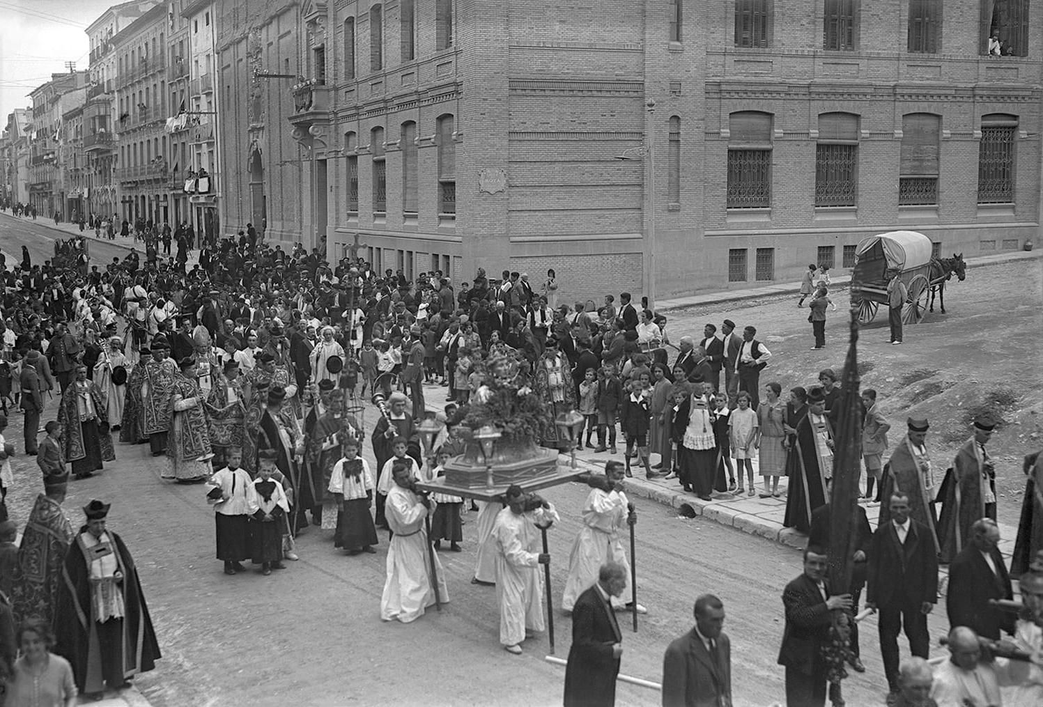 Procesión en las fiestas de San Loreno de 1926.