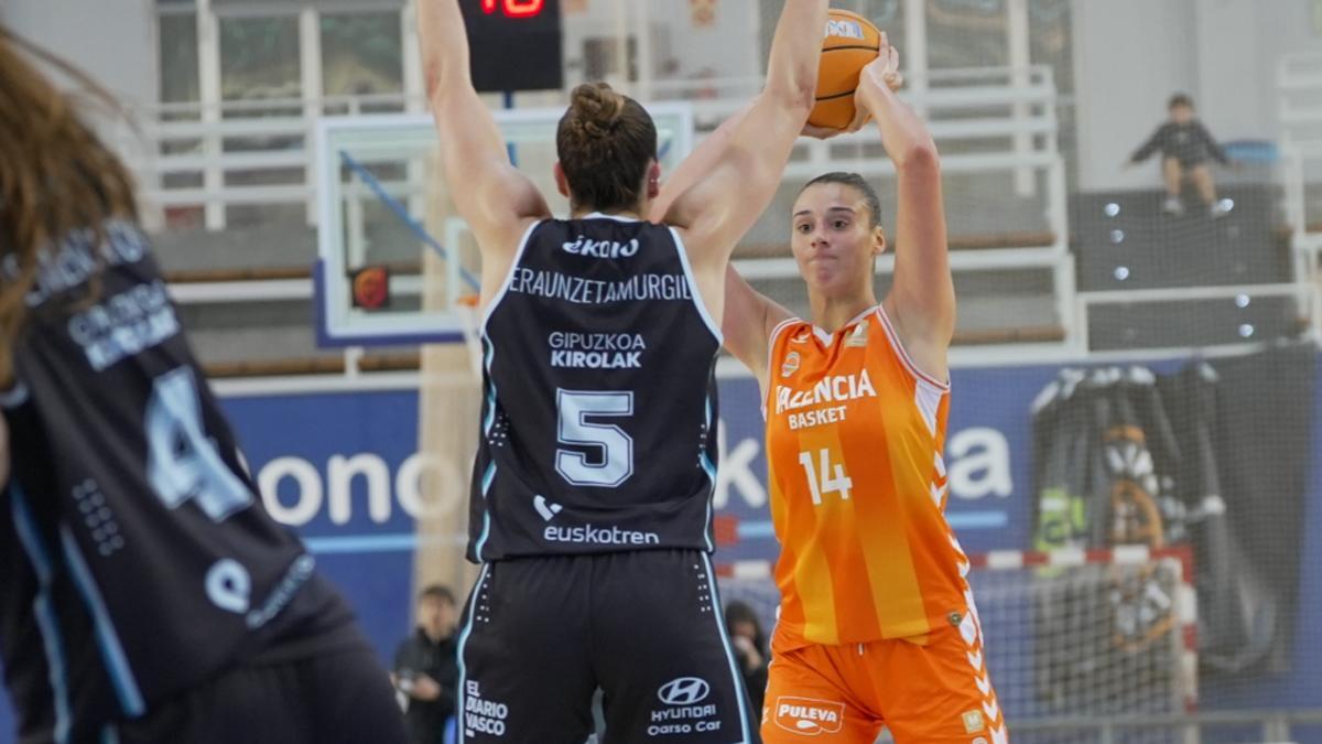 Raquel Carrera, ante Eraunzetamurgil