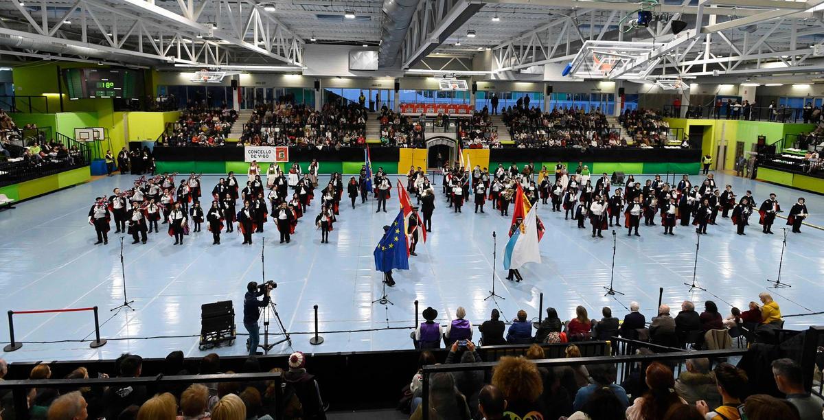 Navia acoge por primera vez el Certamen de Rondallas de Vigo