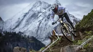 Édgar Carballo, el ciclista de Tenerife sancionado por dañar senderos, responde: "Aunque me multen mil veces voy a seguir yendo al monte"