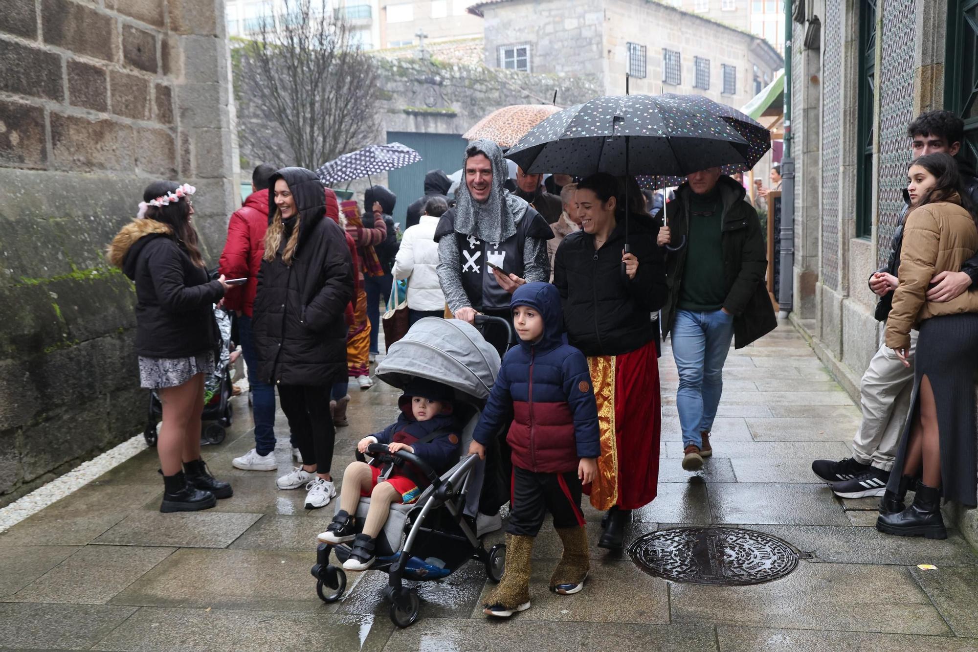 Viaje al pasado desde Baiona: la Arribada triunfa a pesar de la lluvia