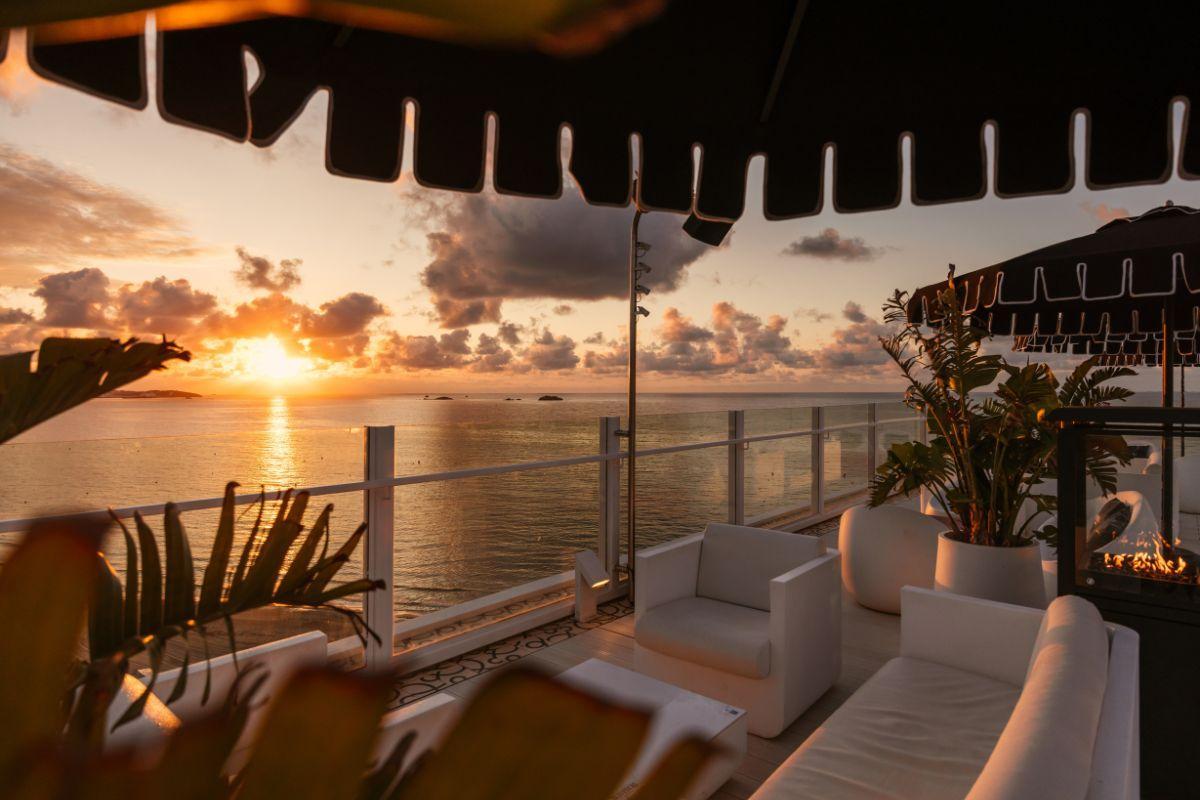 Vistas del atardecer desde Up Ibiza Sky Society