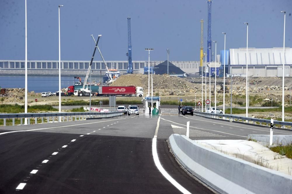 Abre a la circulación el vial de acceso al puerto exterior tras meses con la obra terminada