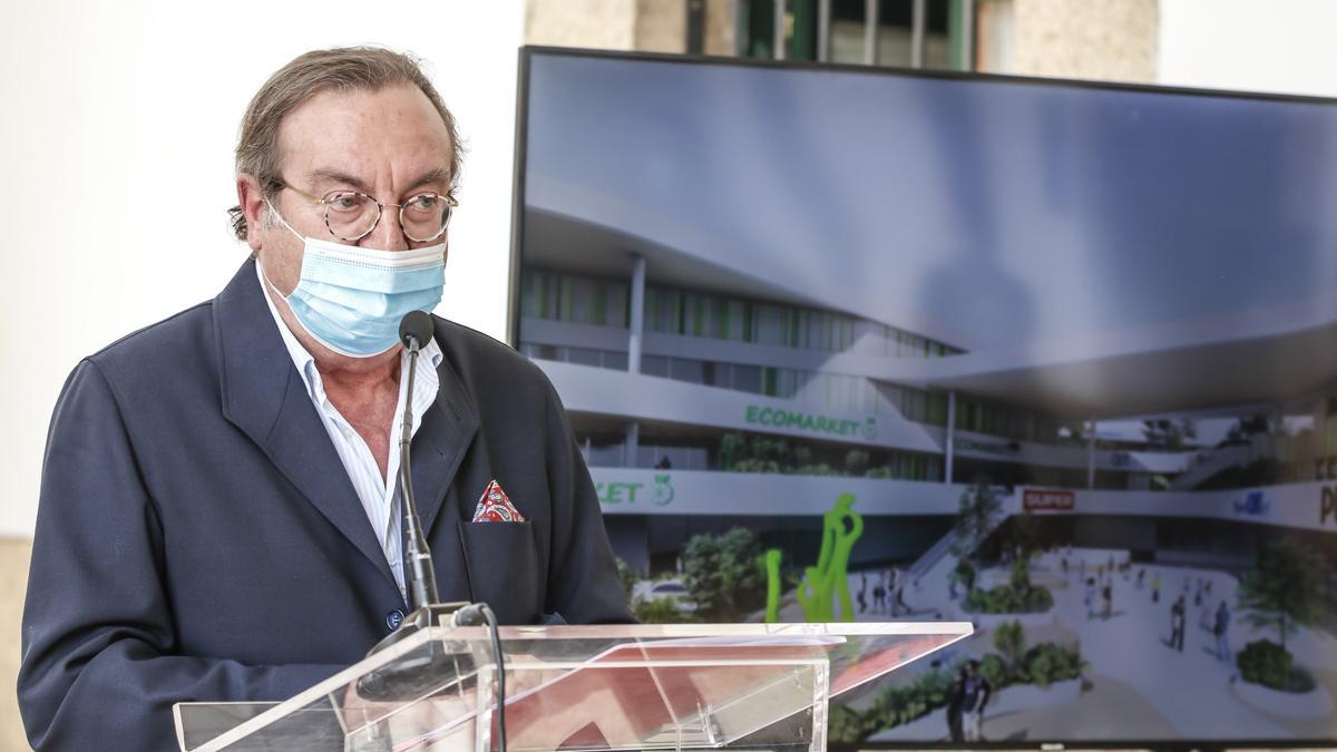 Enrique Feduchy, uno de los directivos de la empresa promotora del centro comercial, el pasado junio cuando se presentó el proyecto y los plazos.