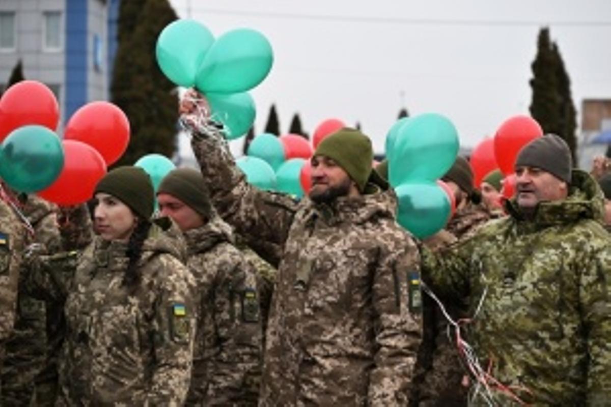 En el documental, incluido en la shortlist de los Oscars de este año en la misma categoría documental, el director vuelve a narrar la guerra desde dentro.