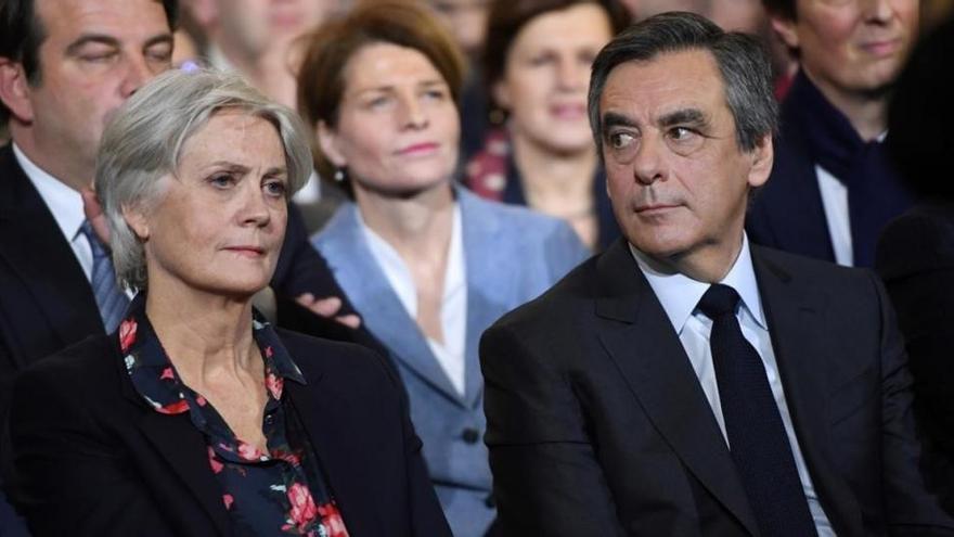 Fillon, imputado por malversación de fondos públicos