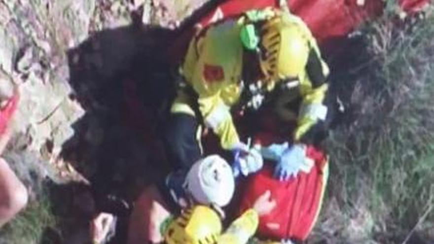 Rescatan a un británico herido al tropezar y rodar 10 metros en Serra Gelada