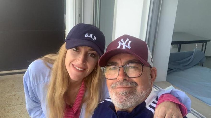 A Canarian family asks for help to prevent their daughter from dying of anorexia