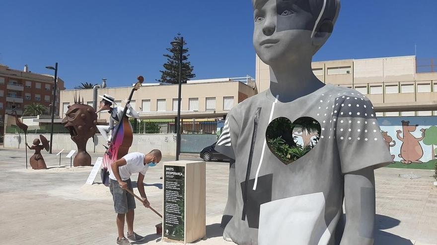 Arte de &#039;plantà&#039; en Benicarló con un deseo común: el fin de la pandemia