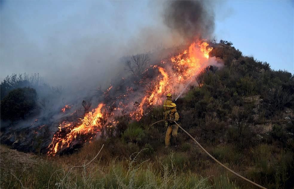 Impresionante incendio en la sierra de Alcubierre