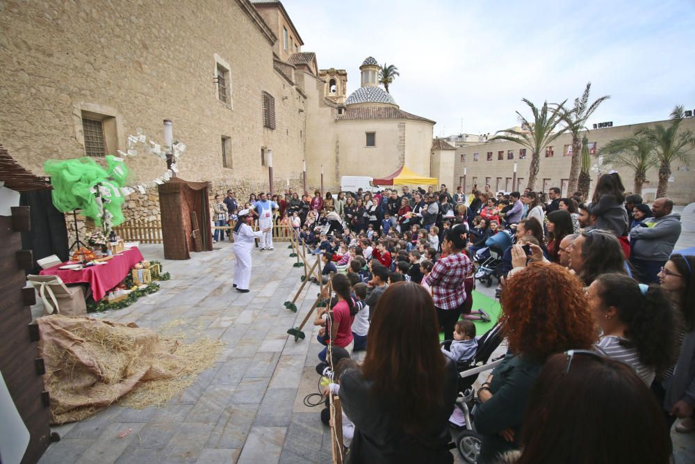 Los libros salen a la calle en Orihuela