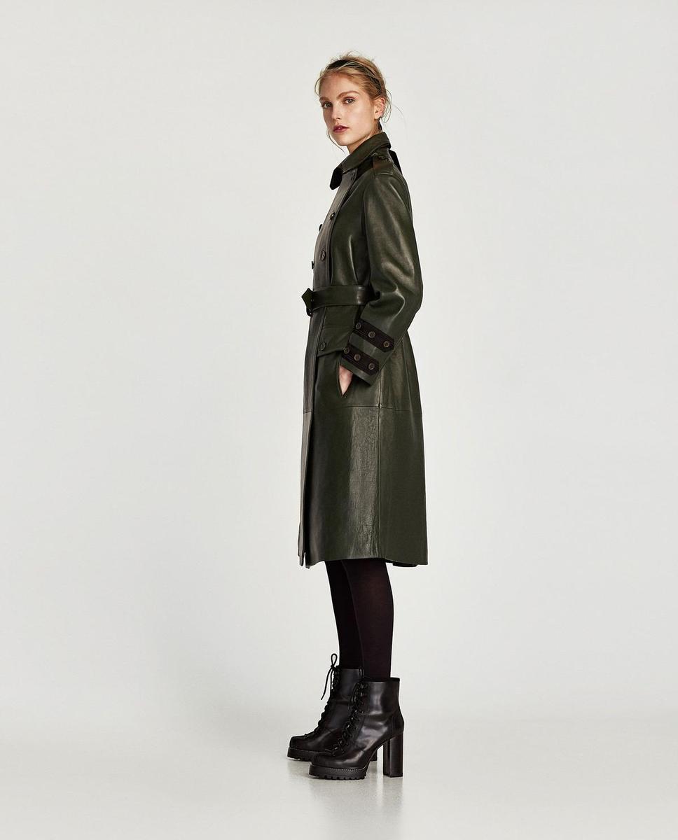 Trench 100% piel ovina verde, de Zara