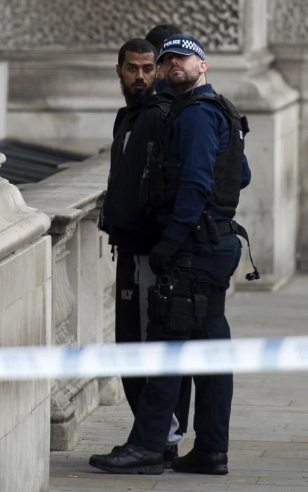 Un detenido en Londres que portaba dos cuchillos junto a Downing Street