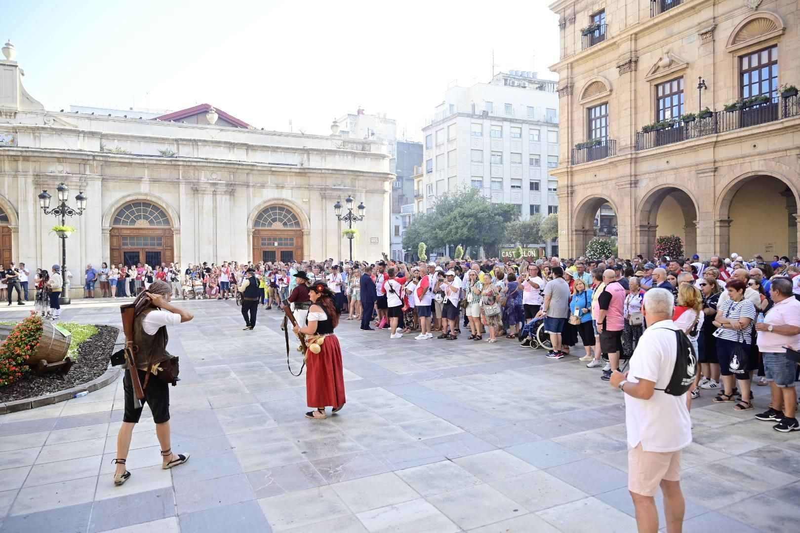 Galería | Un millar de peñistas toman Castellón