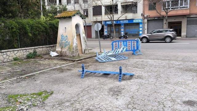Una de las garitas, en la entrada de Son Busquets. | C.M.