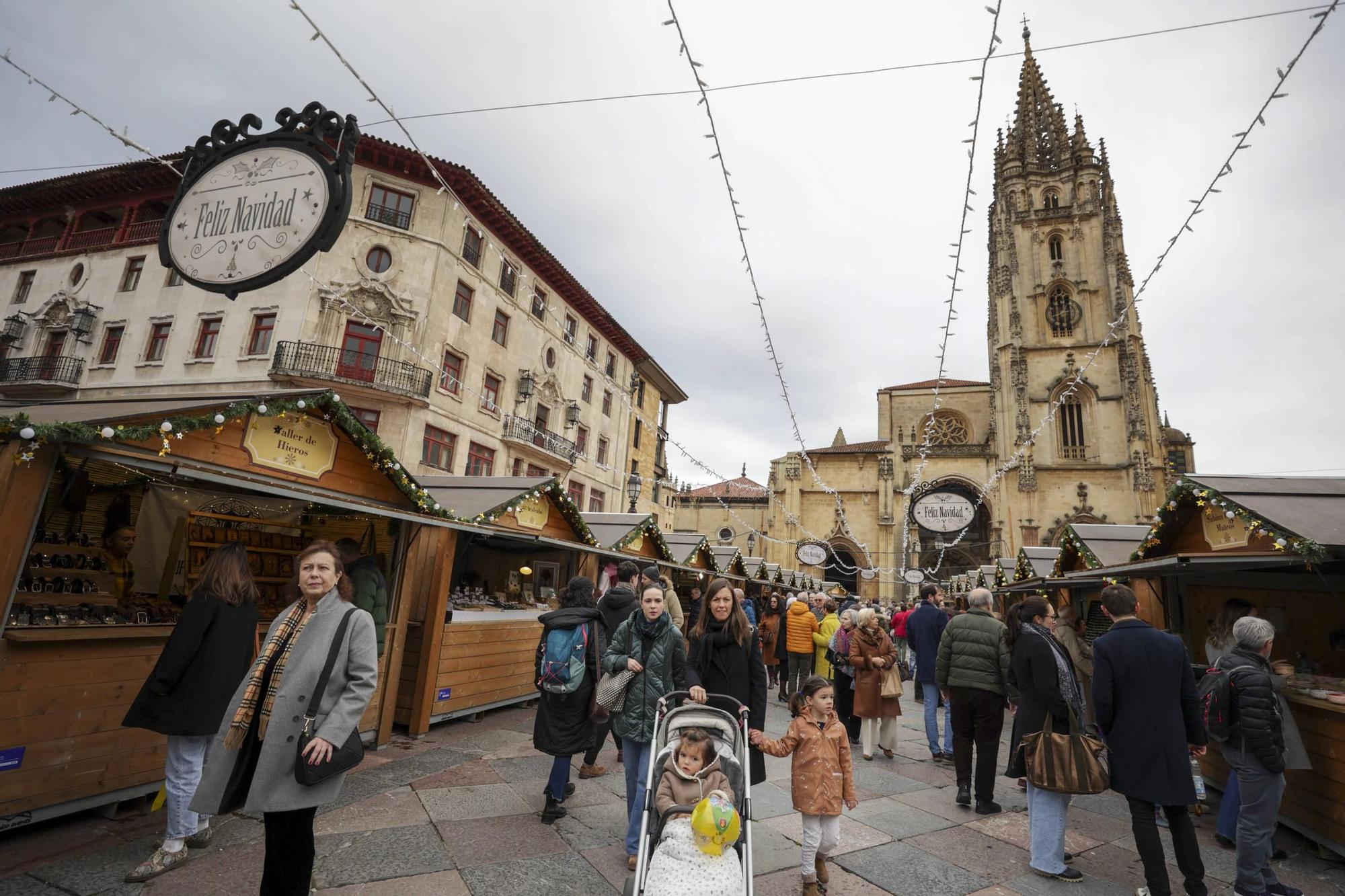 En imágenes: Ambiente navideño en Oviedo