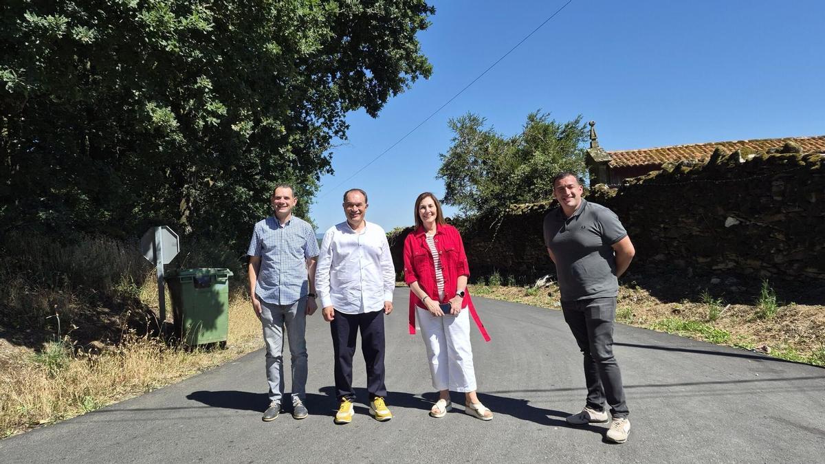 Paz Rodríguez comprobó el resultado de las obras acometidas en Lalín.