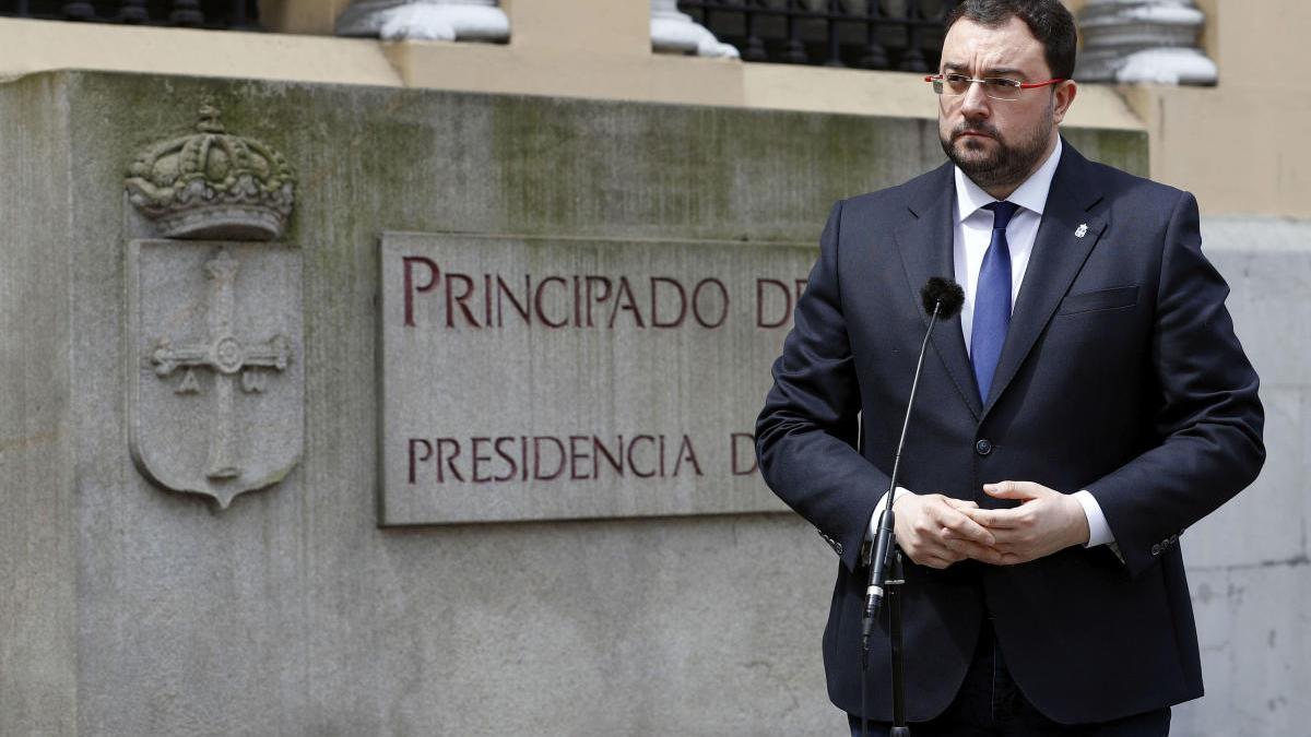 El presidente del Principado durante su comparecencia de hoy en Oviedo.