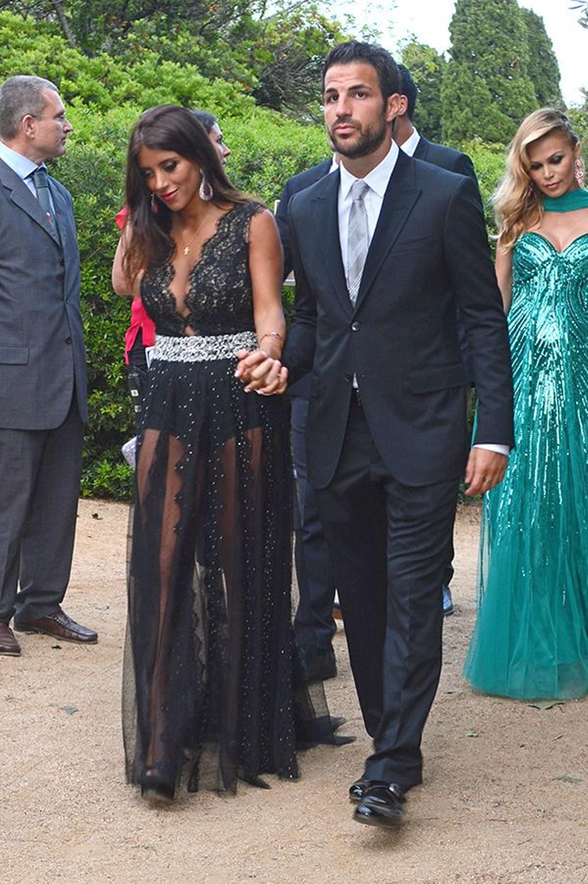 Cesc Fabregas y Daniella Semaan en la boda de Xavi Hernandez y Nuria Cunillera