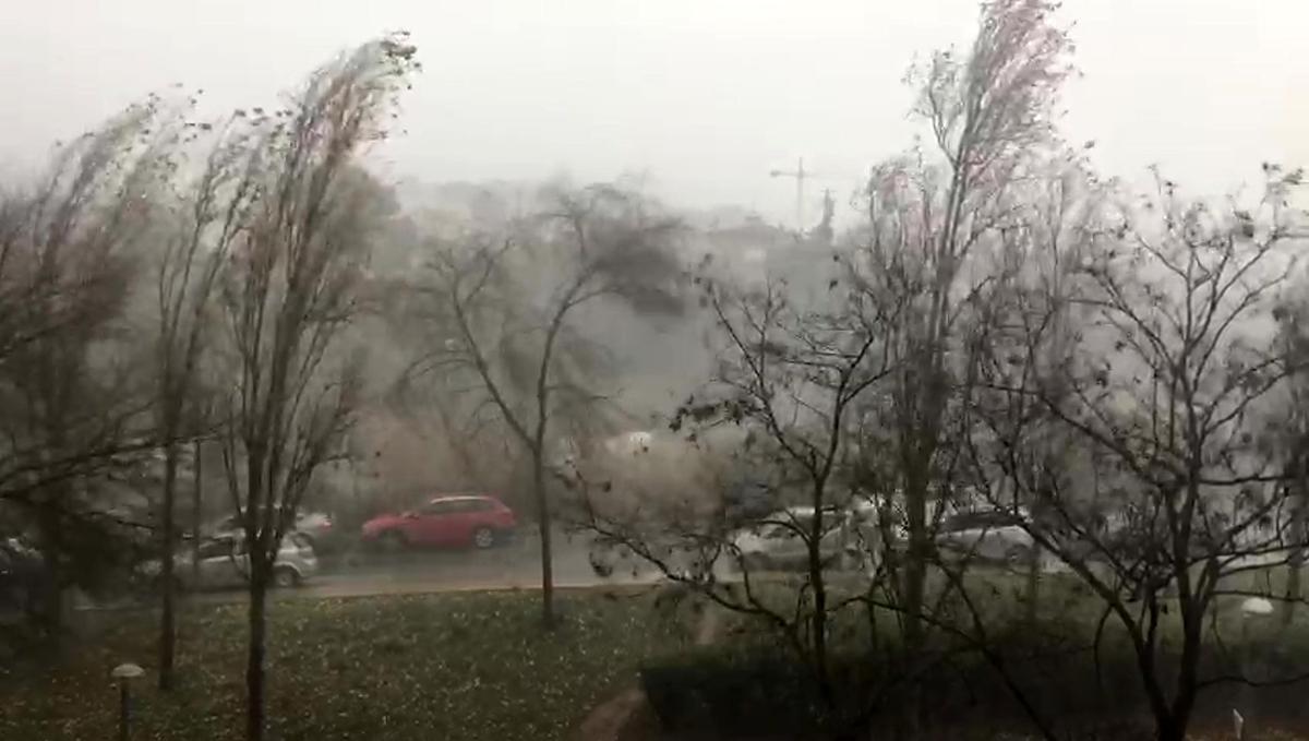 Fuerte viento, lluvia y piedra en el Maresma.