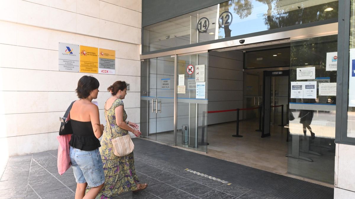 Entrada de la Agencia Tributaria de Castelló.