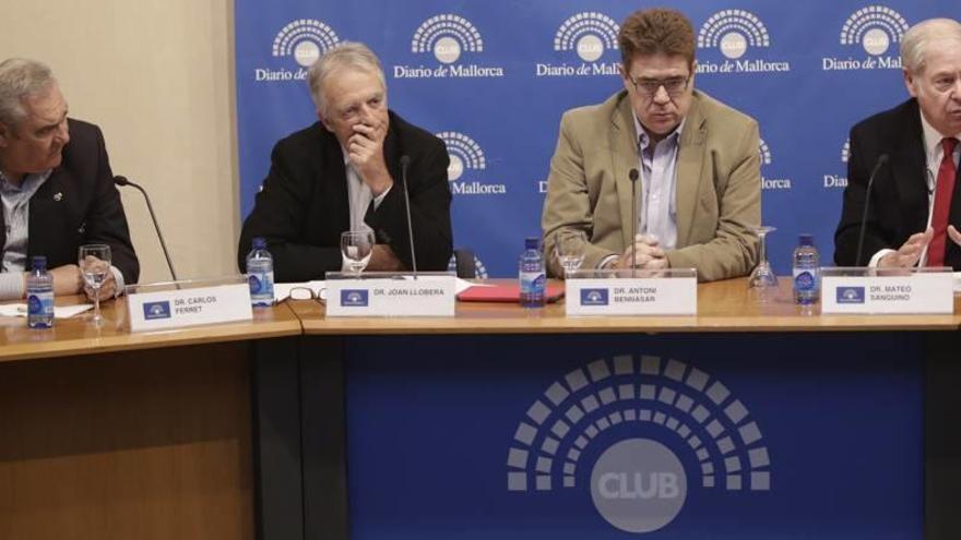 Carlos Ferret, Joan Llobera, Antoni Bennàssar y Mateo Sanguino, durante el debate de ayer.