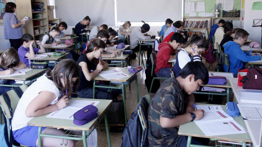 Alumnes de l&#039;escola Puig Arques de Cassà fent la prova, en una imatge d&#039;arxiu