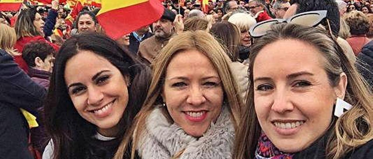 Vidina Espino, Leticia García, coordinadora insular en Gran Canaria y la diputada Melisa Rodríguez el domingo.