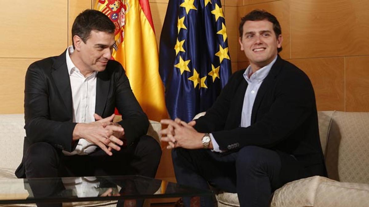 A la trobada entre Sánchez i Rivera també hi han anat Antonio Hernando i José Manuel Villegas.