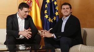 A la trobada entre Sánchez i Rivera també hi han anat Antonio Hernando i José Manuel Villegas.