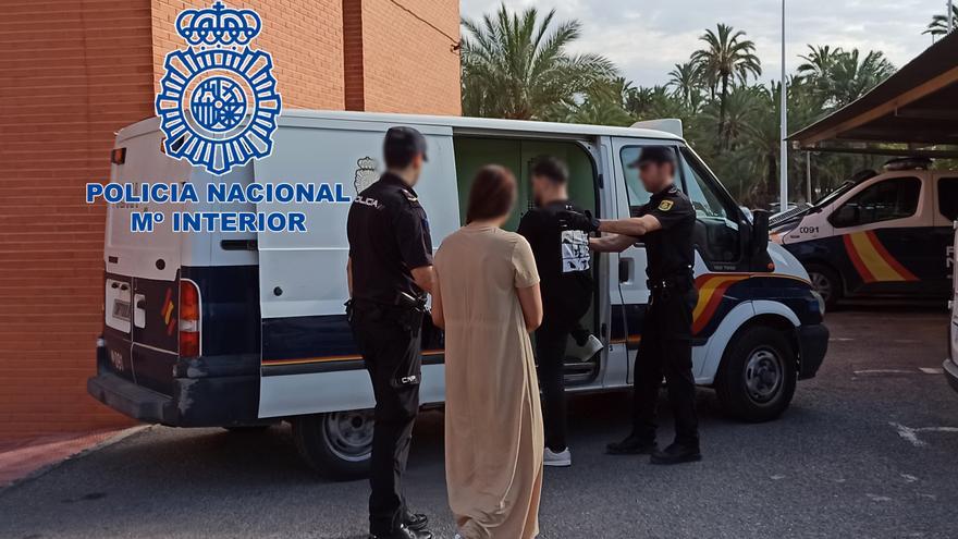 La Policía Nacional detiene en Elche a dos personas por varios robos mediante el método del &quot;abrazo amoroso&quot;