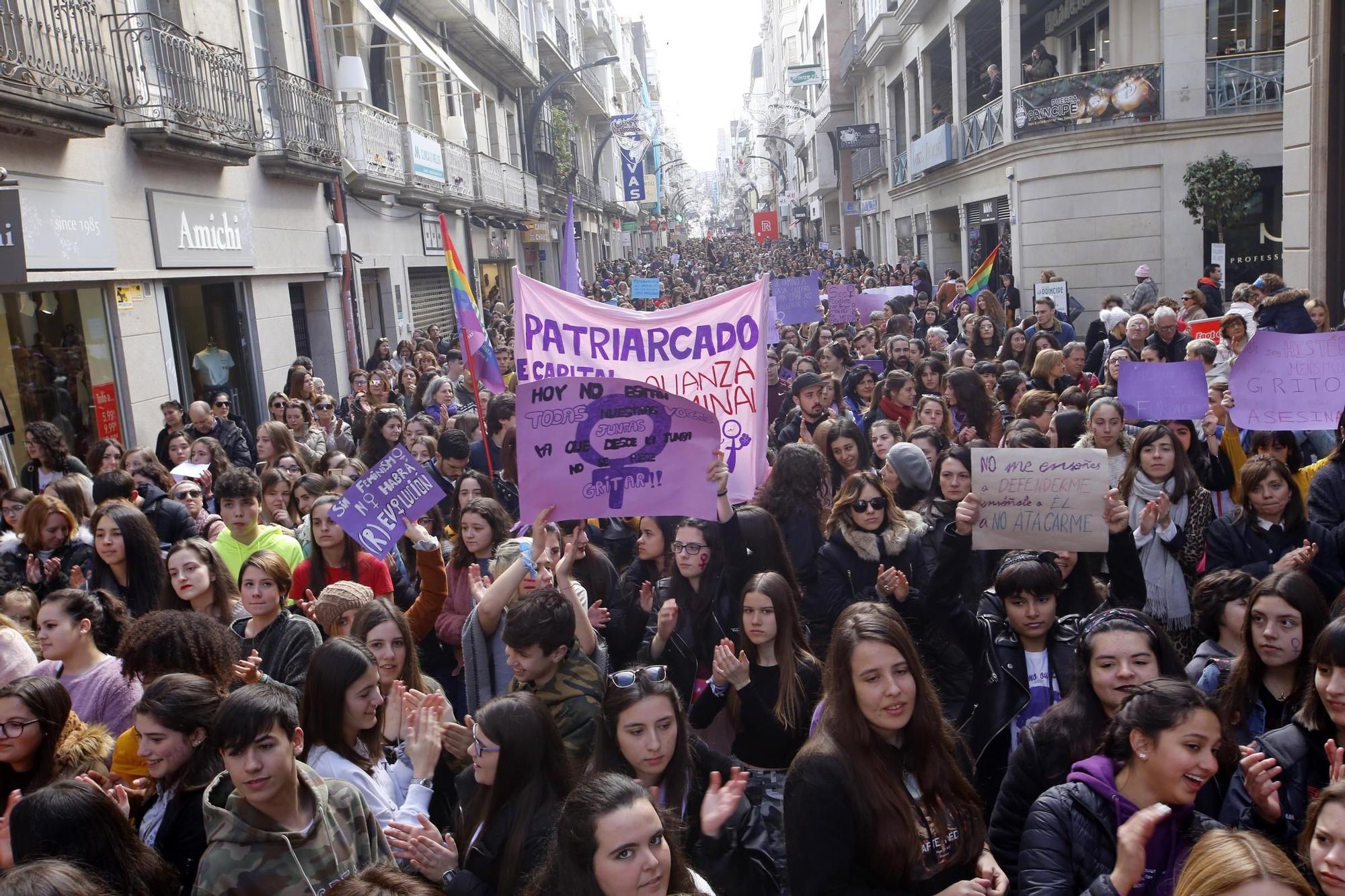 Manifestación del 8M en Vigo en 2019 Ricardo Grobas (2).jpg