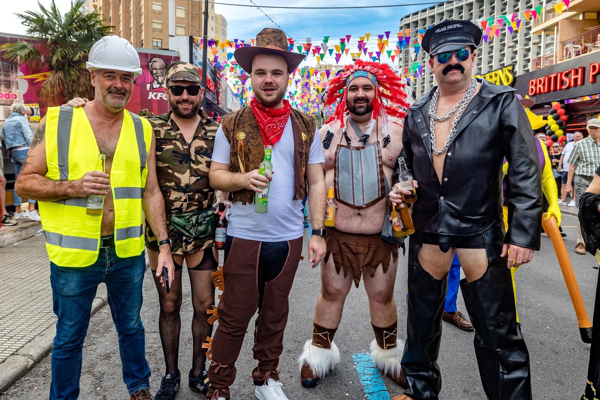 Así celebran los británicos la Fancy Dress Party 2023 en Benidorm