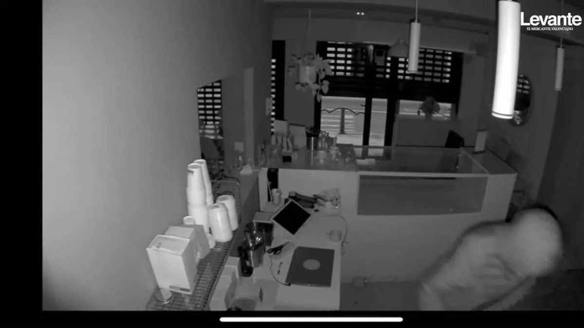 Cincuenta segundos: otro robo más en la zona de Guillem Sorolla pone en alerta a los comerciantes