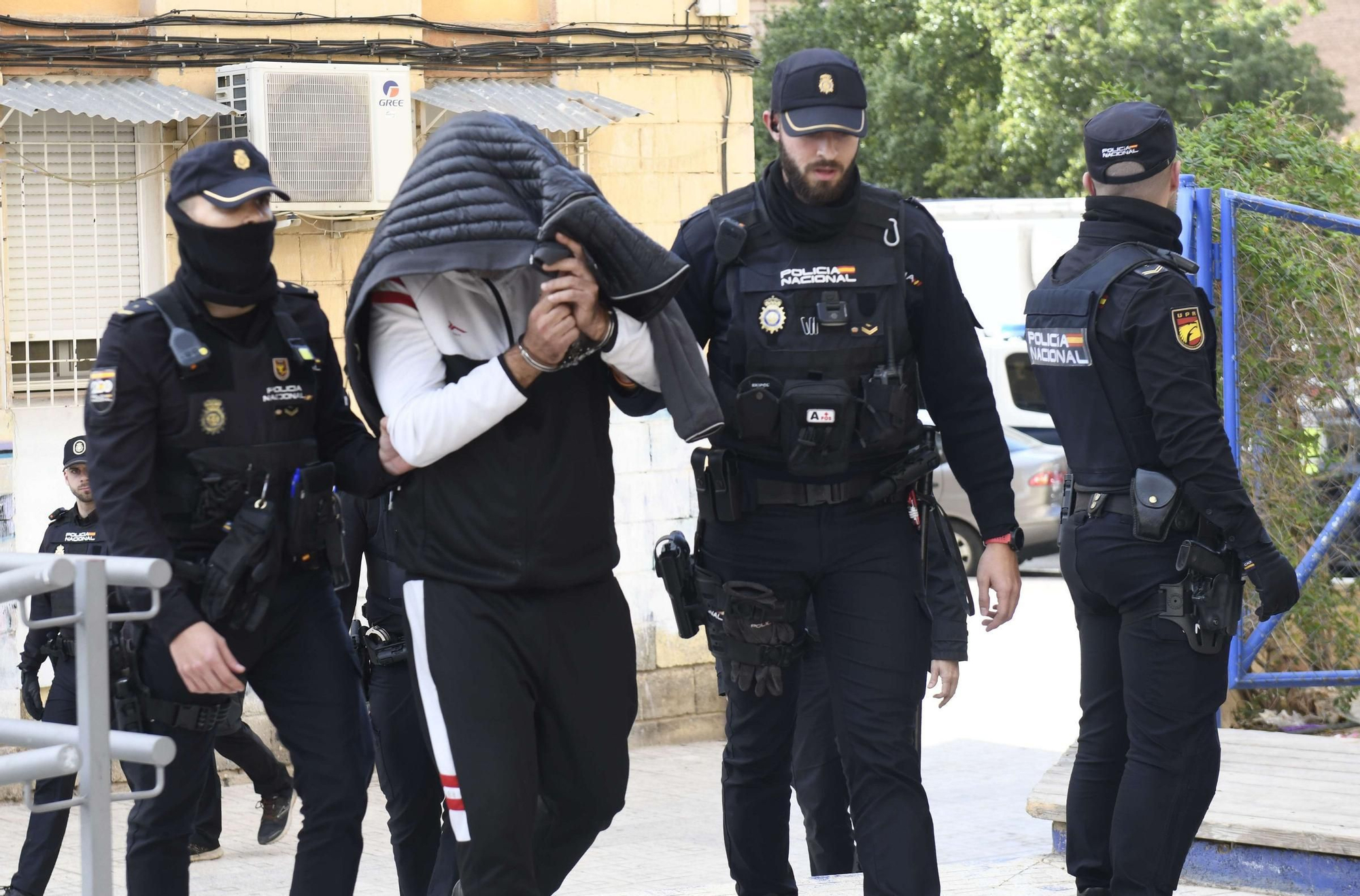 La redada contra el narcotráfico en el Polígono de La Paz, en imágenes