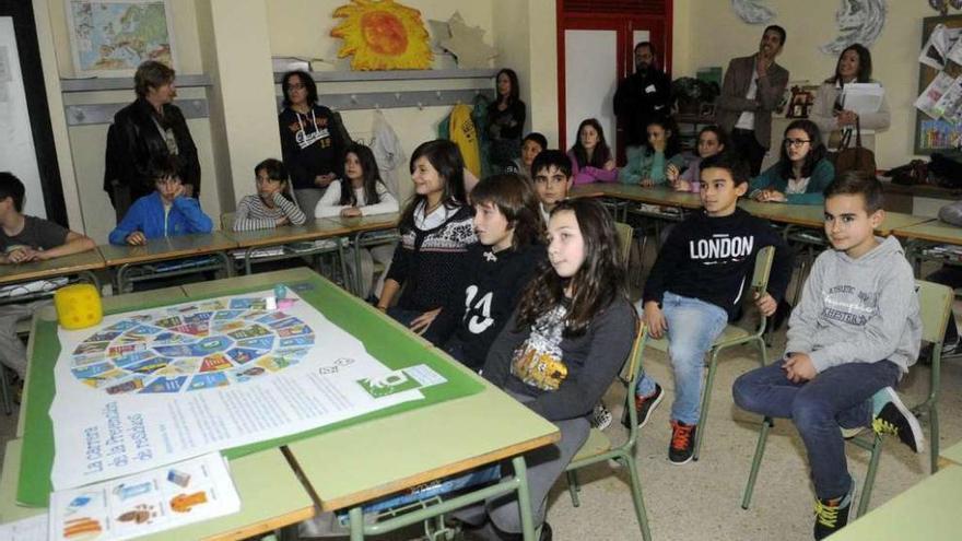 Actividades de reciclaje en colegios de la comarca. // Noé Parga