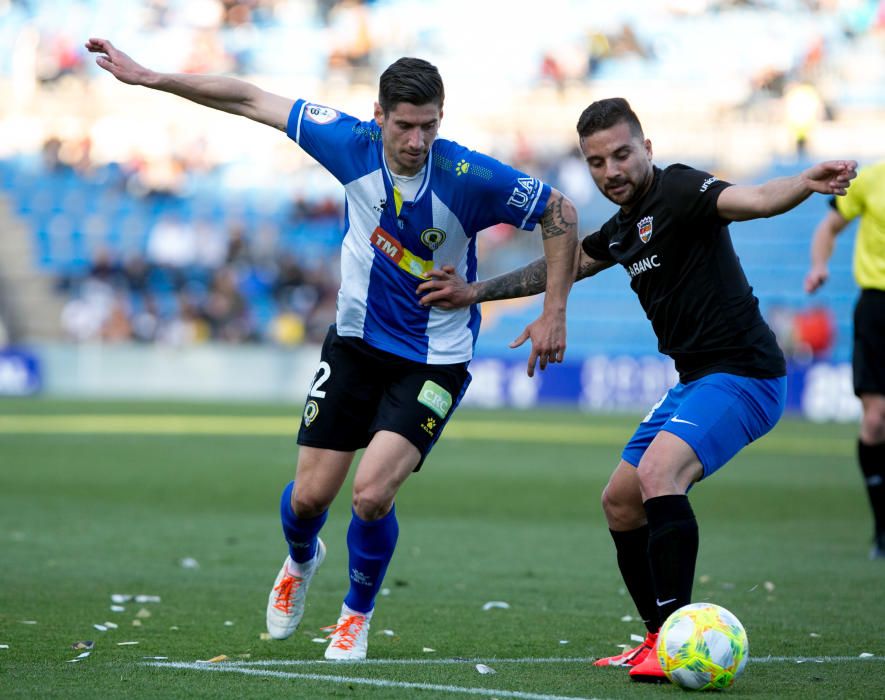 Los blanquiazules desperdician la oportunidad de huir del descenso y no pasan del empate ante un Andorra con uno menos desde el 52'