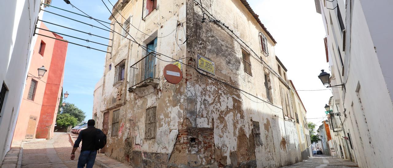 La calle San Lorenzo, en pleno corazón del Casco Antiguo de Badajoz.