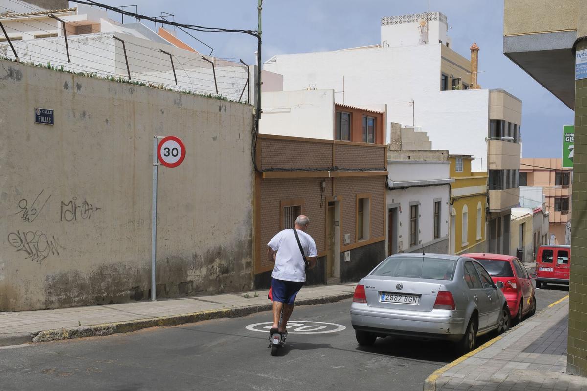 Esquina de la calle Folías, en el barrio de San Roque