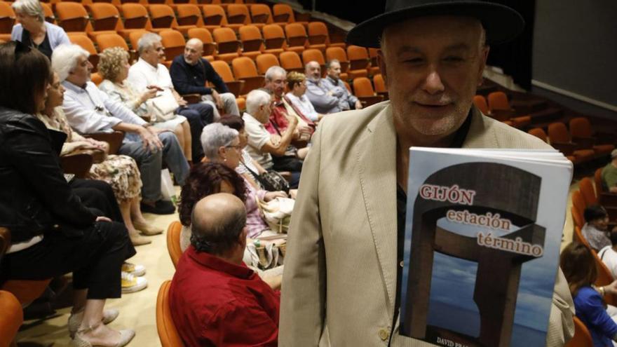 David Prado presenta el libro &quot;Gijón Estación Término&quot;