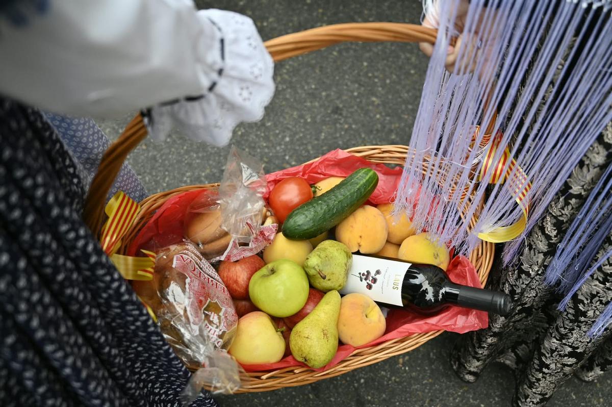 EN IMÁGENES | La Ofrenda de Frutos llena de color y tradición el centro de Zaragoza un año más EN IMÁGENES | La Ofrenda de Frutos llena de color y tradición el centro de Zaragoza un año más